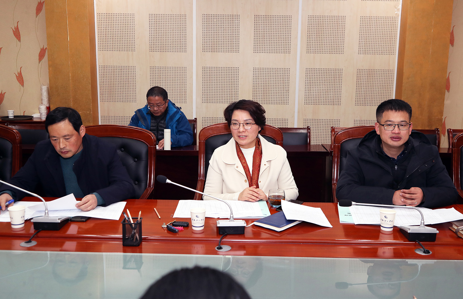 与会领导.JPG 与会领导.JPG